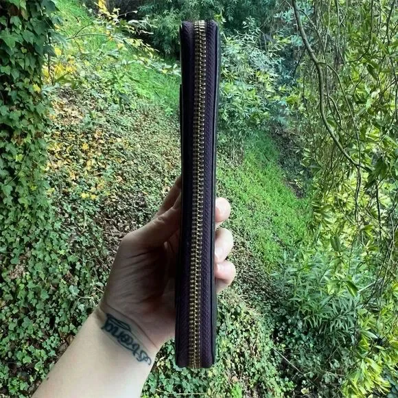 COACH Purple Leather Wallet with Gold Hardware AUTHENTIC - Picture 6 of 12